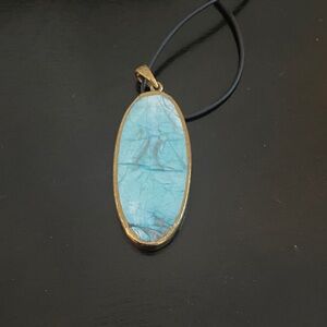 Elegant Blue Pendant Necklace
